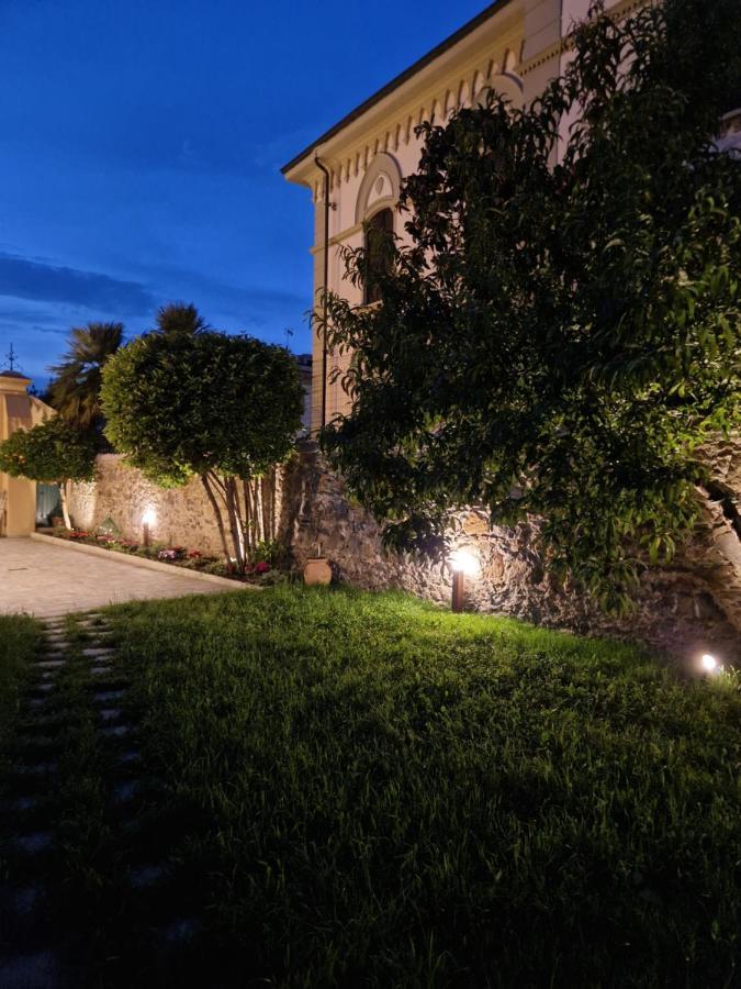Serra Di Mare Casa Con Giardino Ливорно Экстерьер фото